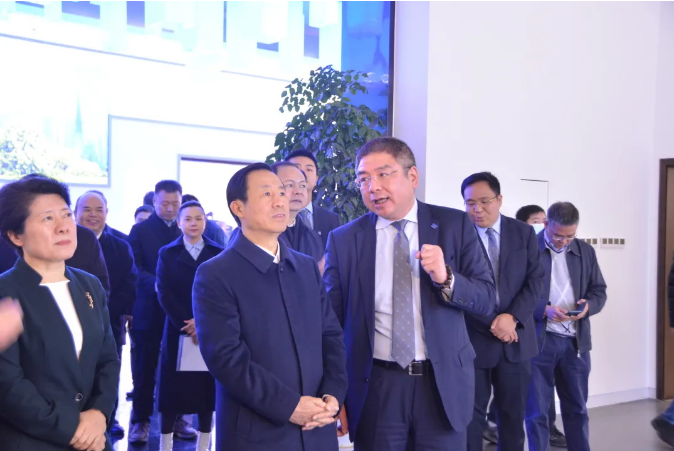 奋进新征程丨湖南省委书记许达哲一行莅临AG庄闲游戏环境长沙基地调研考察