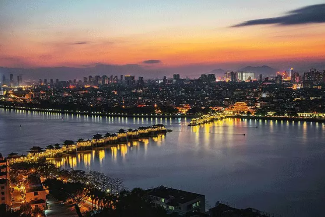 4706.2万！AG庄闲游戏环境高质量垃圾转运类设备助力潮州打造城市新面貌